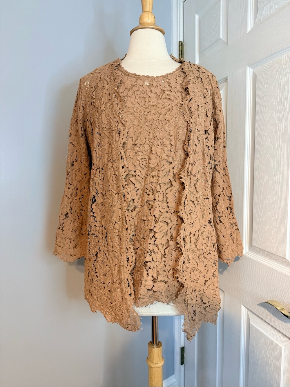 Isaac Mizrahi Lace Tank & cardigan